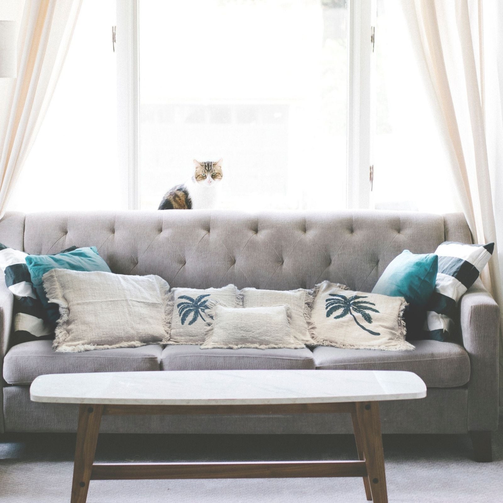 1x Linen Cushion 45x45cm with fringe